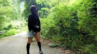 【Accident】Honoka suddenly encounters a hunter during an outdoor exposure.