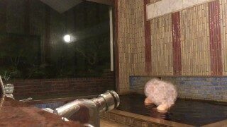 温泉旅行時の貸切風呂入浴（性交シーンはありません）