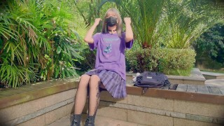 伪娘 // 性感网袜烧鸡露出自慰，射在自己胸罩上再穿起来