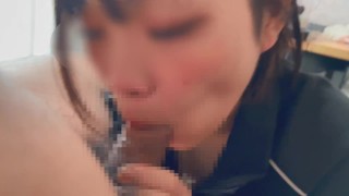 休日にフェラチオしながらゲームもする贅沢巨乳美女、最後は口内射精でおいしそうにごっくんフィニッシュ　　日本人/フェラチオ/個人撮影/素人